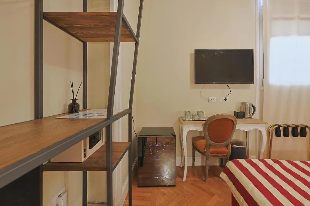 Art House Relais56 Luxury Rooms Piazza Di Spagna Rome Guest house