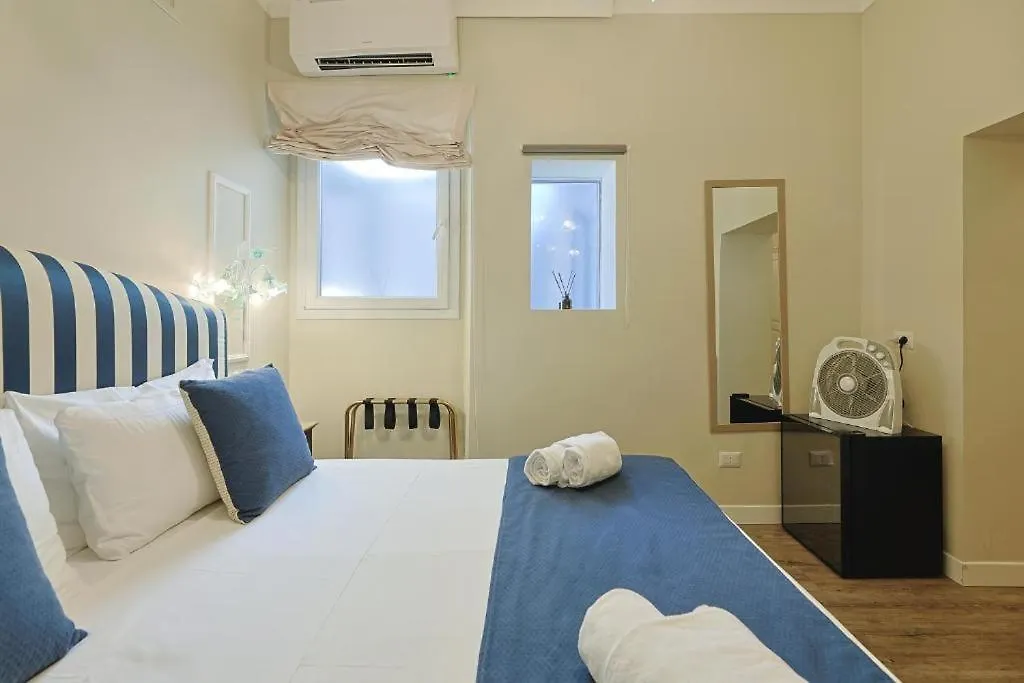 Art House Relais56 Luxury Rooms Piazza Di Spagna Rome 0*,  Italy