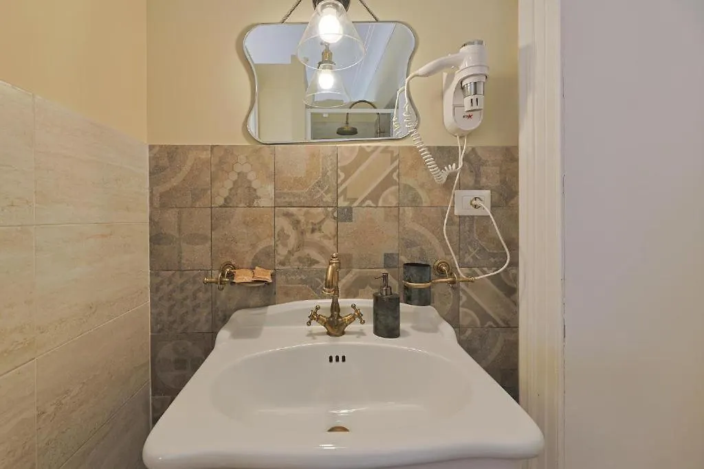 Art House Relais56 Luxury Rooms Piazza Di Spagna Řím Penzion